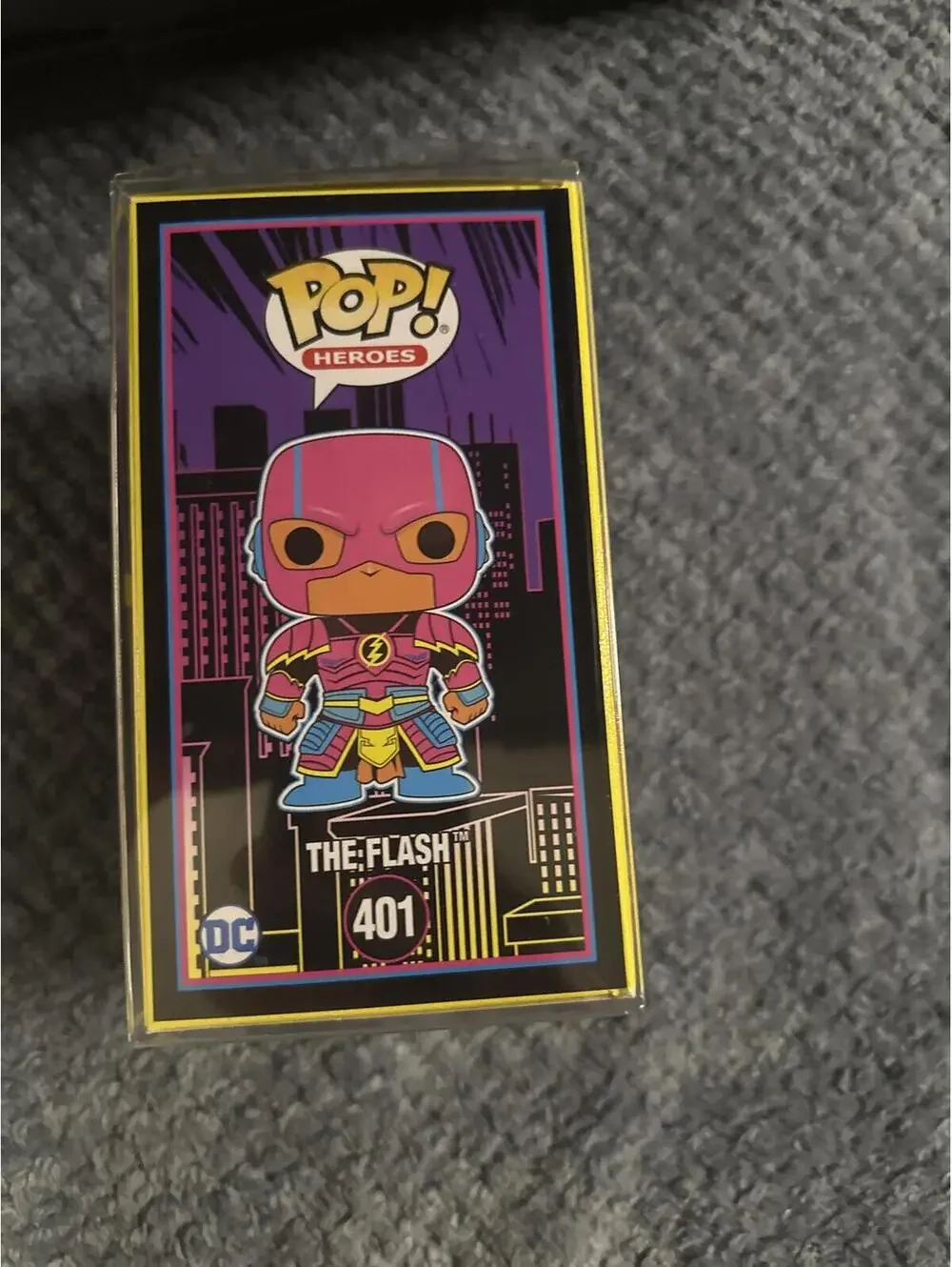Funko Pop! Heroes DC The Flash Vinyl Figure #401 - Picture 4 of 4